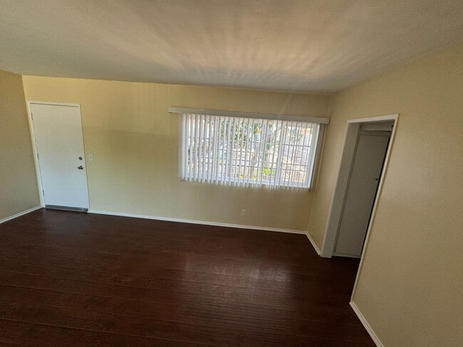 Photo - 6633 Woodley Ave Unit 14
