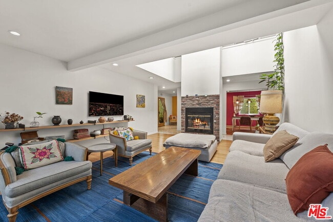 Building Photo - 1508 Harvard St Unit B