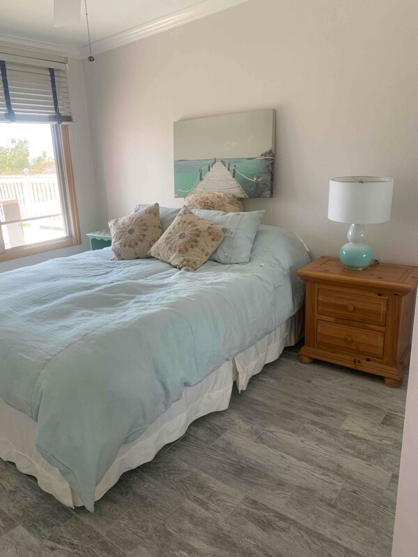 Photo - 708 N Temescal St