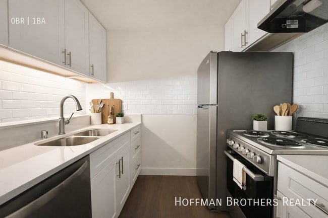 Photo - 1784 N Sycamore Ave Unit 204