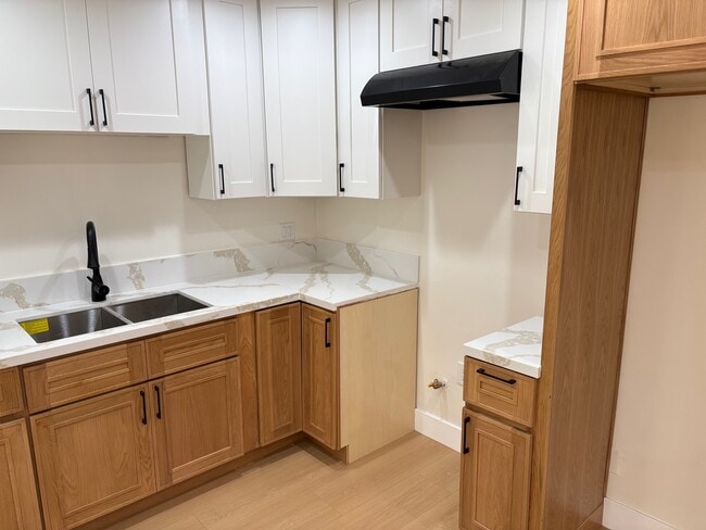 Photo - 1242 N New Hampshire Ave