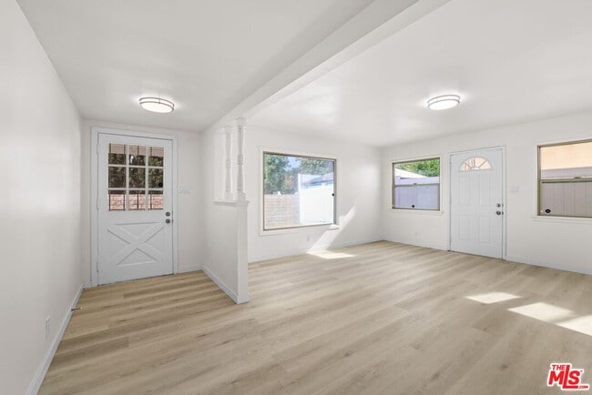 Photo - 20464 Elkwood St