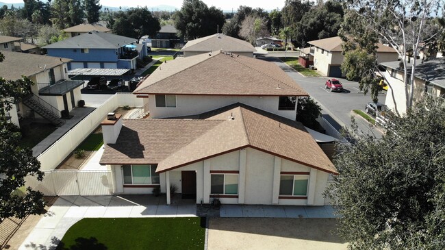 Building Photo - 1117 Oxford Dr Unit D