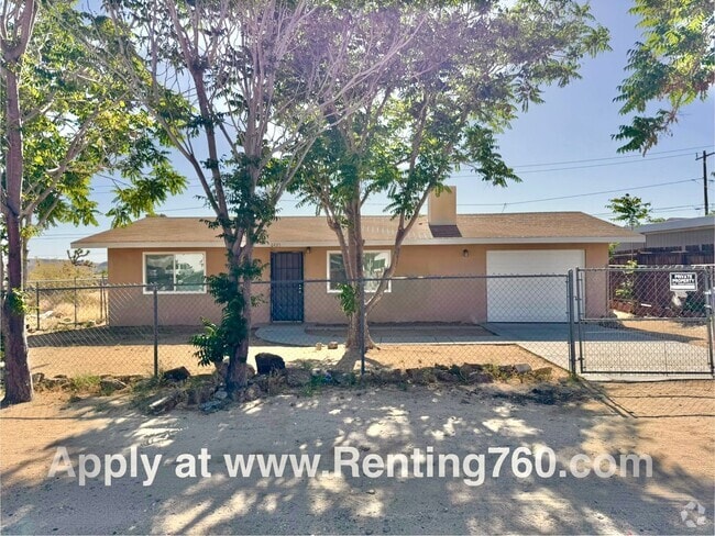 Building Photo - 2 Bed 1 Bath Home Near Shopping!