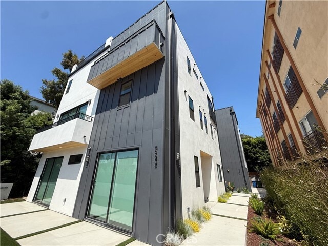 Photo - 5044 Laurel Canyon Blvd Townhome