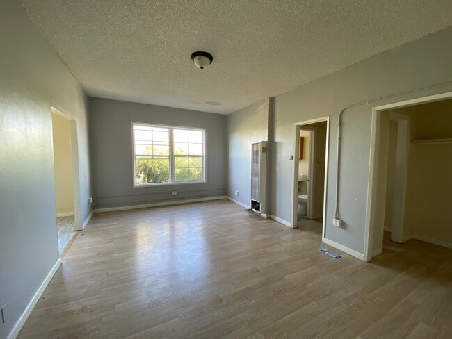 Photo - 4015 Melrose Ave