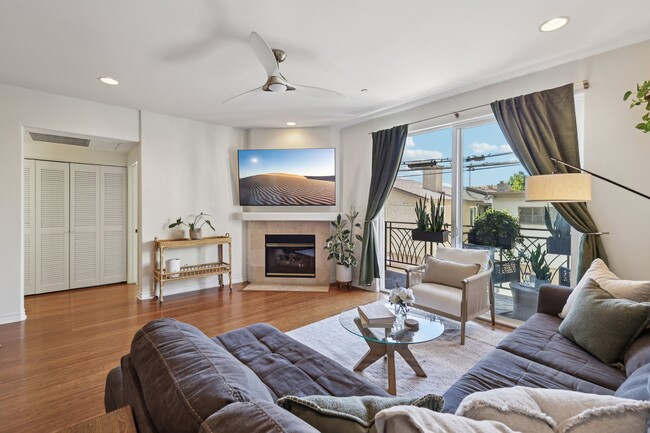 Photo - 3990 Centre St Unit 104-A