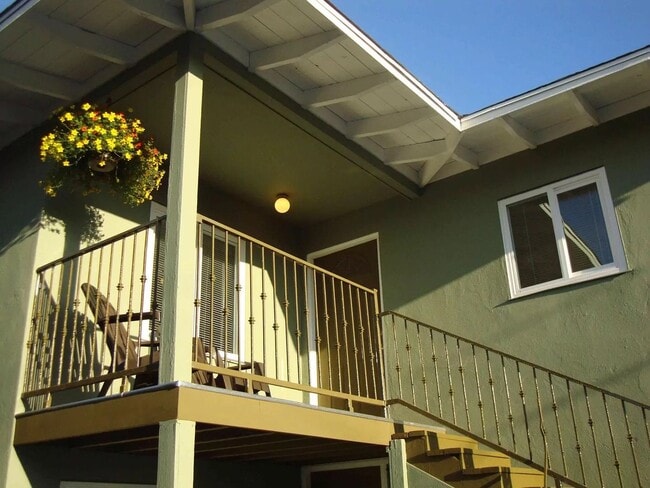 Building Photo - 320 Park Ave