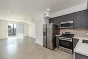 2BR, 2BA - 925SF - Kitchen - The North Apartments