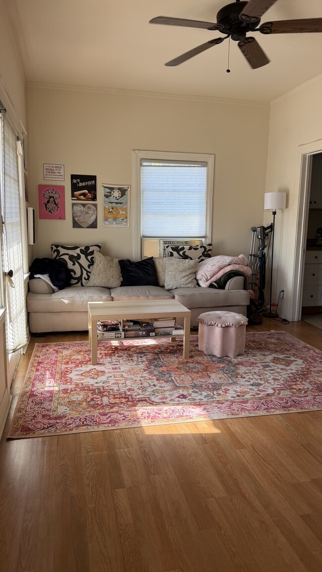 Living Room - 2409 N Beachwood Dr Unit 2409