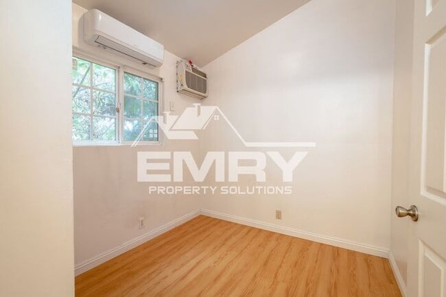 Photo - 1 Bed 1 Bath Unit for Rent Orange Blossom Move in Ready