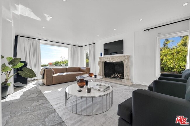 Building Photo - 1300 Summitridge Dr