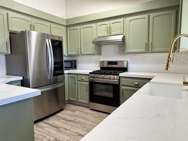 Photo - 16716 Kayuga St