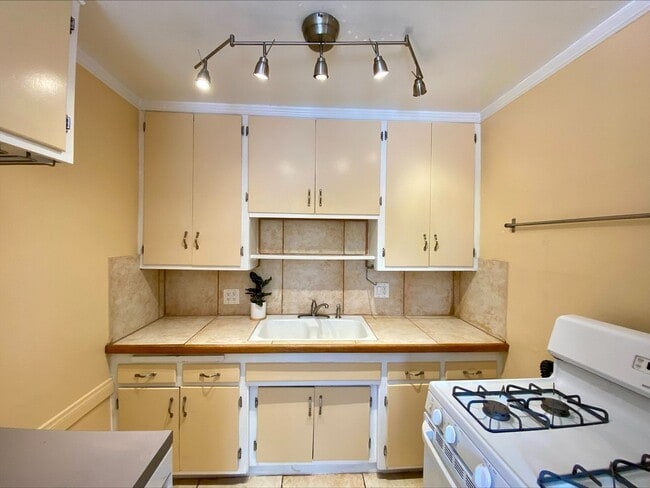 Two Bedroom in the heart of NORTH PARK! In... - Two Bedroom in the heart of NORTH PARK! In... Apartment Unit 3755 1/2 32nd St