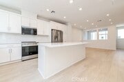 Photo - 627 S Lyon St Condo