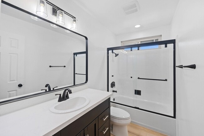 Photo - 3913 W 178th St Unit D