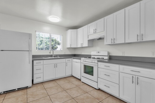 Photo - 419 N Van Ness Ave Unit 419 N Van ness
