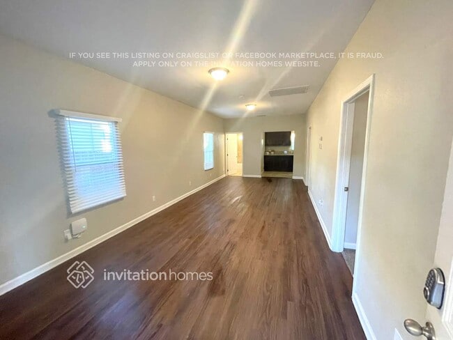 Photo - 304 W 2nd St