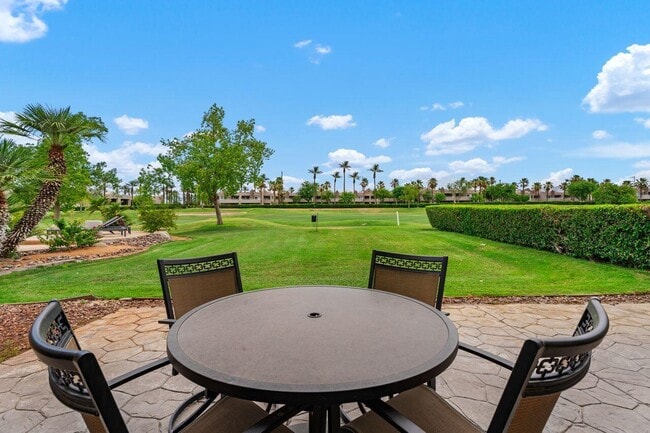 Building Photo - 20 Pebble Beach Dr Rental