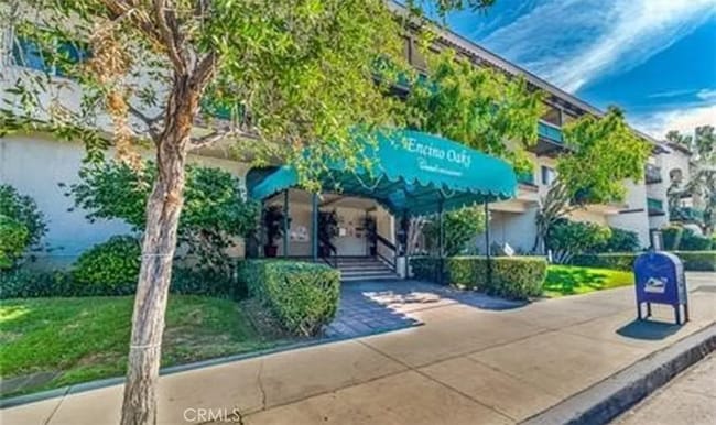 Photo - 5460 White Oak Ave Unit J206