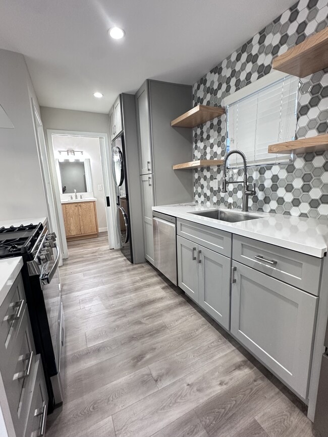 Photo - 1483 Fern Ave