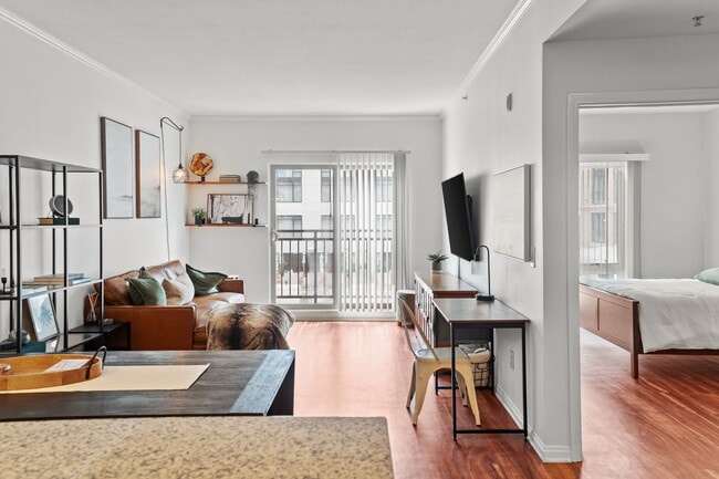 Building Photo - 450 J St