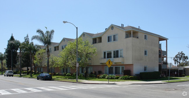 Photo - 1800 S. Broadway Ave.