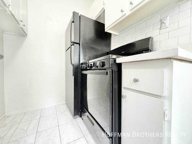 Photo - 1801 N Kingsley Dr Unit 104
