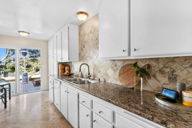 Photo - 6733 Oleander Way