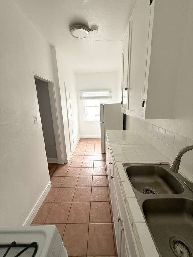 Photo - 849 S Kenmore Ave Unit 38