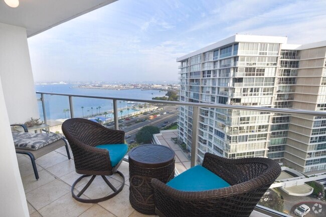 Building Photo - 1810 Avenida Del Mundo Unit 1201 Rental