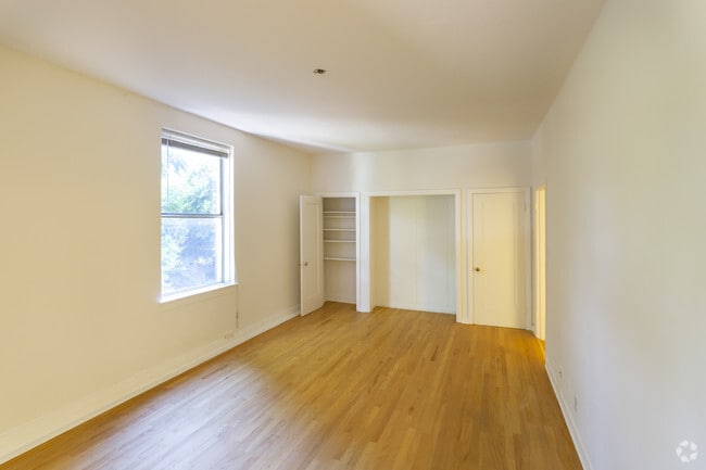 1BR, 1BA - 700 SF - #207 - 6128-6134 Wilshire Blvd., 6111-7 Warner Dr.