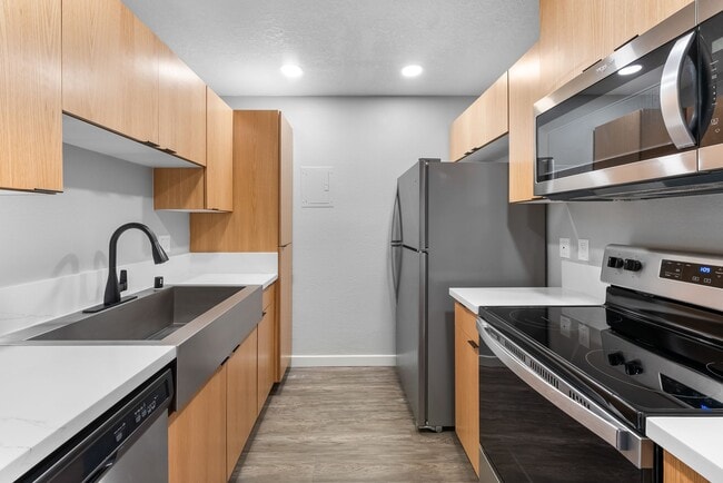 Building Photo - Uptown Fullerton Rental