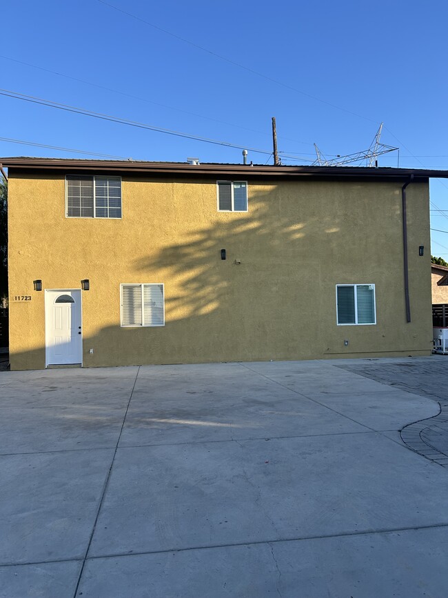 Photo - 11723 Pendleton St House