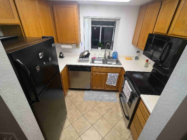 Photo - 1075 Madden Ave