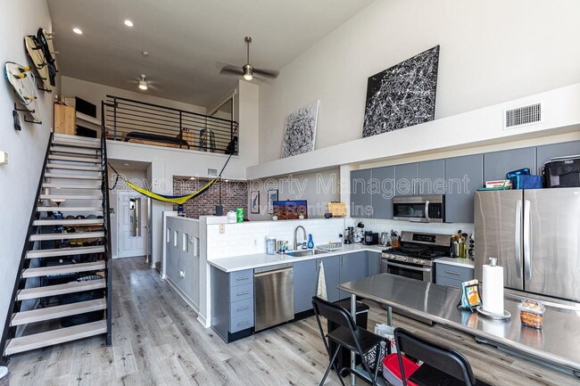 Building Photo - 1465 C St Unit 3615