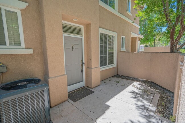 Photo - The Palisades -  3 Bedroom Townhome for Rent in Stevenson Ranch!