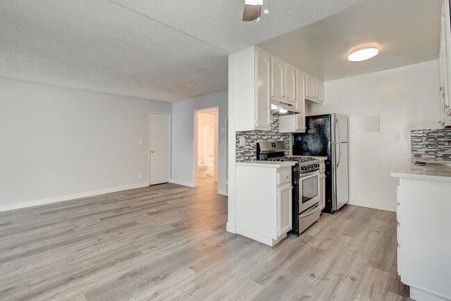 Photo - Gilmore-Hamlin Apartments