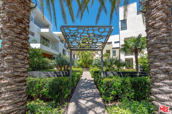 Photo - 5926 Firefly Pl