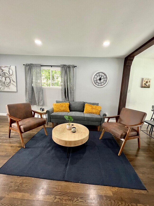 Photo - 15732 Covello St