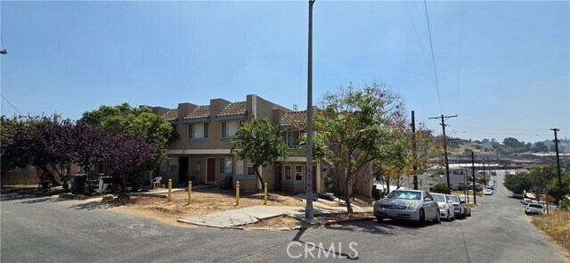 Building Photo - 4904 Ithaca Ave Unit 1