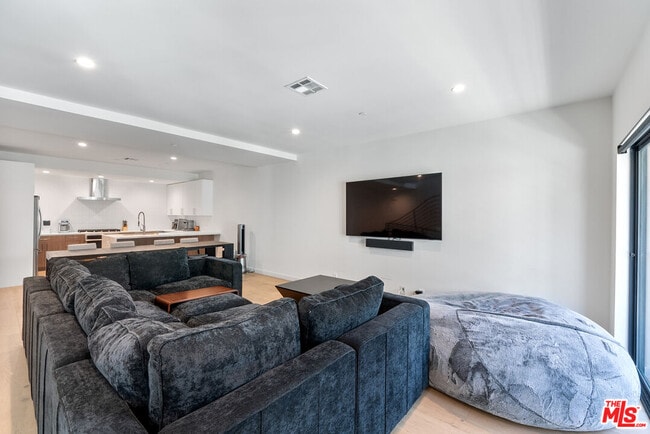 Photo - 1203 N Thomas Ln