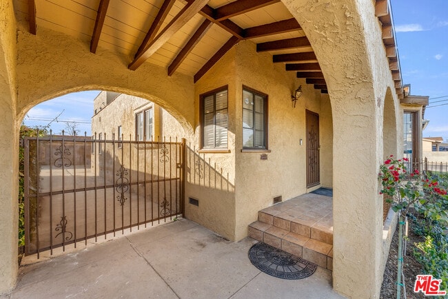 Photo - 8905 S Wilton Pl