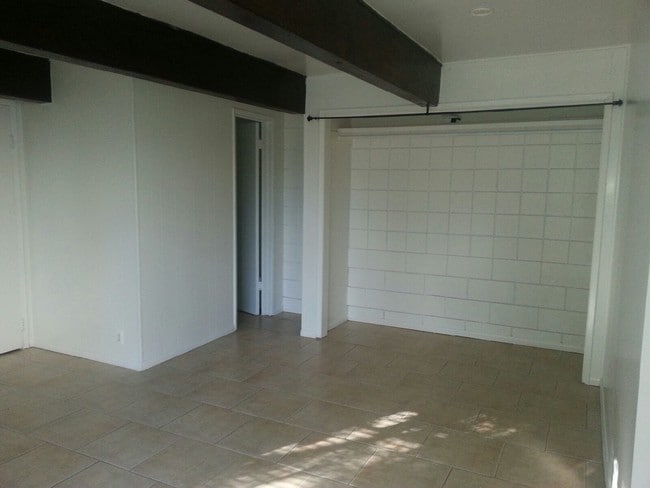 Photo - 548 Sturtevant Dr Unit C