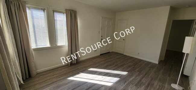 Photo - 609 E San Jose Ave