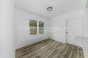 Photo - 742 W 36th St