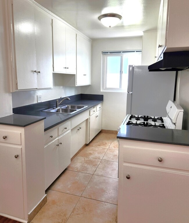 Photo - 1133 N Hacienda Pl