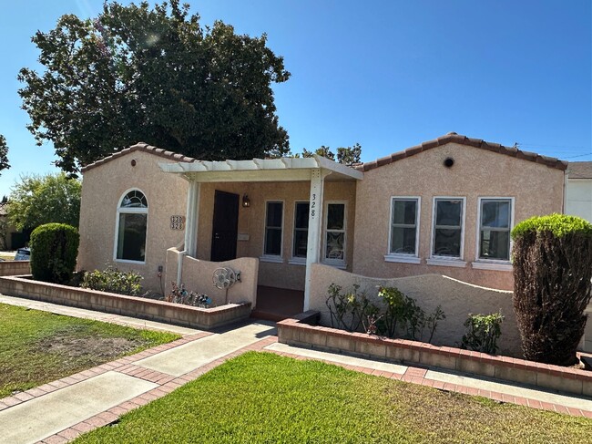 Building Photo - 328 E Linda Vista Ave