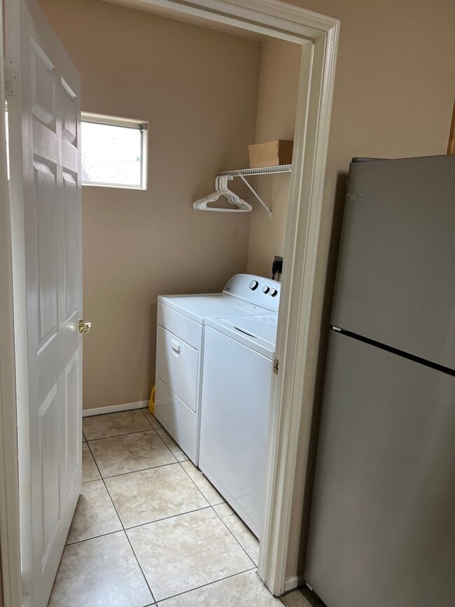 Photo - ***$500-OFF MOVE IN SPECIAL*** Stylish 2-B...