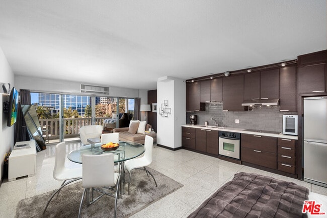 Photo - 999 N Doheny Dr Unit 611